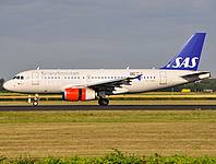 ams/low/OY-KBT - A319 SAS Scandinavian - AMS 18-08-09.jpg