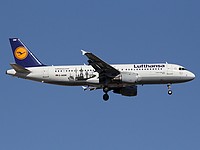 ayt/low/D-AIQW - A320 Lufthansa - AYT 28-08-2011.jpg