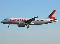 bcn/low/OE-IHL - A320-232 Lauda - BCN 03-06-2019.jpg
