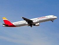 cta/low/EC-HUH - A321-212 Iberia - CTA 24-08-2017.jpg