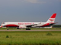 dme/low/RA-64020 - TU204 Red Wings - DME 04-06-2016.jpg