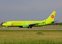 dme/low/VQ-BSQ - A321-231 Yamal Airlines - DME 03-06-2016.jpg