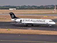dus/low/D-AFKF - Fokker100 Contact Air (Star Alliance) - DUS 10-07-2010.jpg