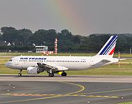 dus/low/F-GKXT - A320-214 Air France - DUS 07-07-2012.jpg