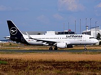 fra/low/D-AIWJ - A320-214 Lufthansa - FRA 06-09-2021b.jpg