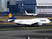 hnd/low/D-ABYF - B747-830 Lufthansa - HND 28-02-2017b.jpg