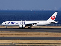 hnd/low/JA771J - B77-246 JAL (One World) - HND 28-02-2017.jpg