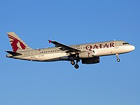 lca/low/A7-AHU - A320-232 Qatar Airways - LCA 20-08-2016.jpg