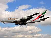lhr/low/A6-EDA - A380-400 Emirates - LHR 27-08-09.jpg