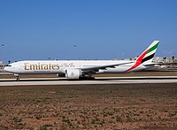 mla/low/A6-ENP - B777-31H(ER) Emirates - MLA 24-08-2016b.jpg