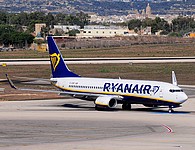mla/low/EI-DWP - B737-8AS Ryanair - MLA 23-08-2016b.jpg