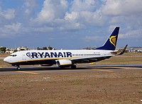 mla/low/EI-EXD - B737-8AS Ryanair - MLA 25-08-2016.jpg