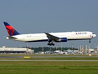 mpx/low/N841MH - B676-432ER Delta Airlines - MXP 11-06-2017.jpg
