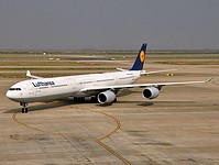 pvg/low/D-AIHA - A340-642 Lufthansa - 03-04-2018.jpg