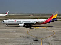 pvg/low/HL7736 - A330-323 Asiana Airlines - PVG 03-04-2018.jpg