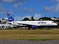 sxm/low/N590JB - A320-232 JetBlue - SXM 01-02-2017.jpg