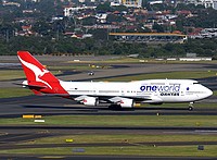 syd/low/VH-OEF - B747-438 Qantas - SYD 11-04-2018.jpg