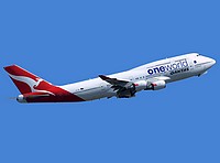 syd/low/VH-OEF - B747-438 Qantas - SYD 11-04-2018b.jpg