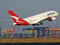 syd/low/VH-OQH - A380-841 Qantas - SYD 09-04-2018b.jpg