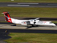 syd/low/VH-QOU - Dash8-400 Qantas Link - SYD 11-04-2018.jpg