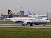 xfw/low/D-AVZH - A321-200 Lufthansa - XFW 03-11-2011.jpg