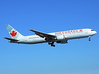 yyz/low/C-GLCA - B767-33AER Air Canada - YYZ 07-07-2018.jpg
