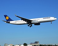 yyz/low/D-AIKA - A330-343 Lufthansa - YYZ 07-07-2018.jpg